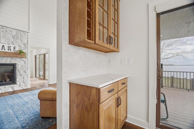 6097 E LYNGAAS ROAD, Winneconne, WI 54986