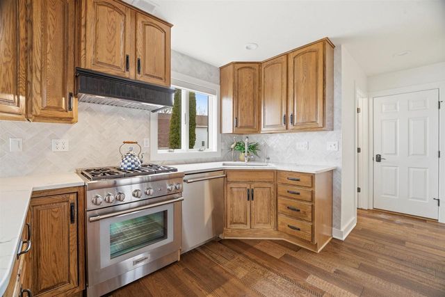6097 E LYNGAAS ROAD, Winneconne, WI 54986