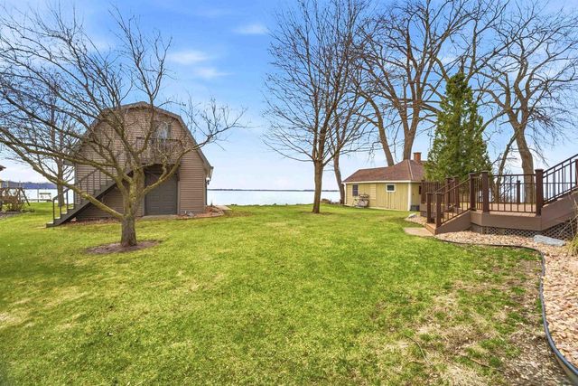 6097 E LYNGAAS ROAD, Winneconne, WI 54986