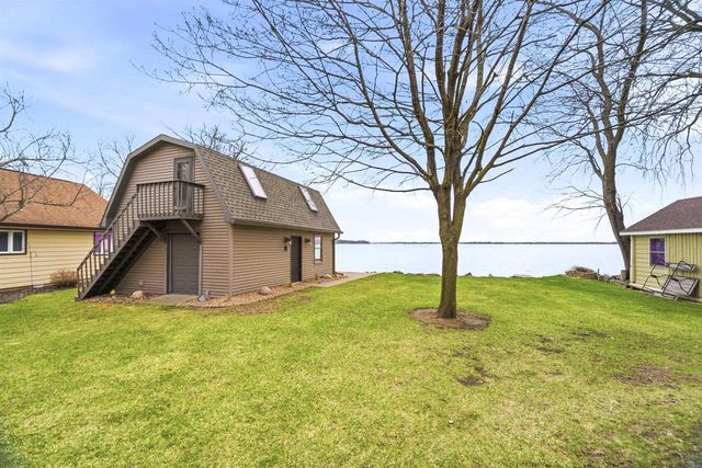 6097 E LYNGAAS ROAD, Winneconne, WI 54986