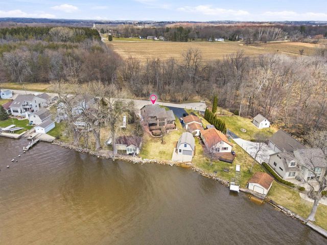6097 E LYNGAAS ROAD, Winneconne, WI 54986