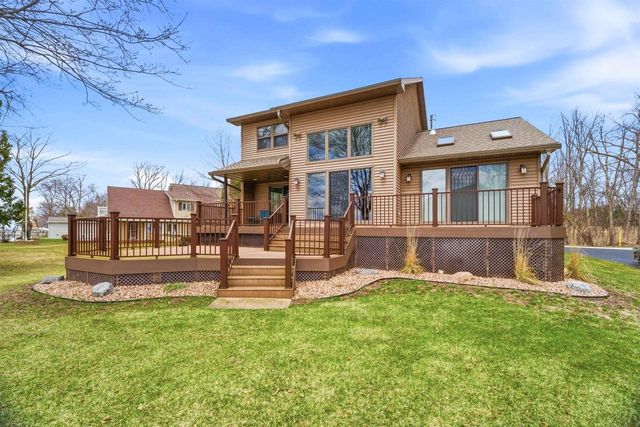 6097 E LYNGAAS ROAD, Winneconne, WI 54986