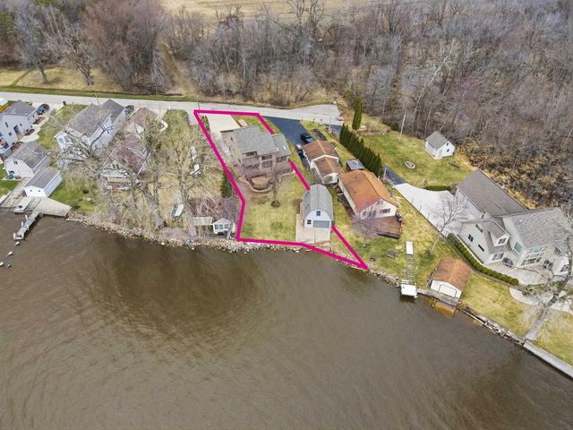 6097 E LYNGAAS ROAD, Winneconne, WI 54986