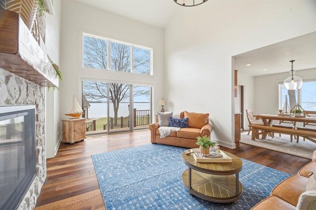 6097 E LYNGAAS ROAD, Winneconne, WI 54986