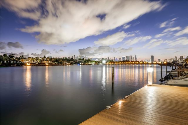 94 S Hibiscus Dr, Miami Beach, FL 33139