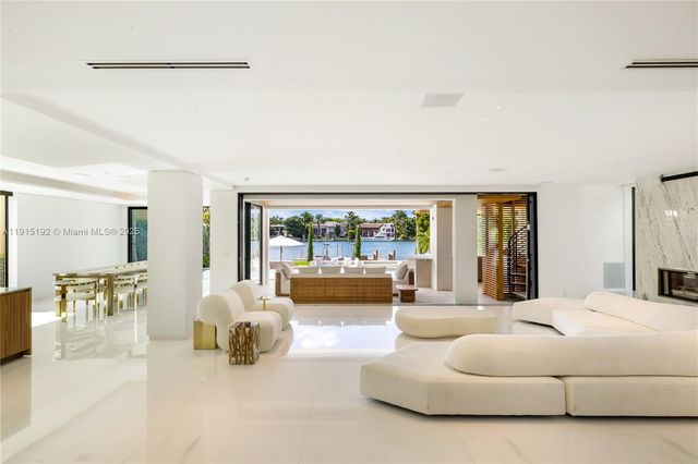 94 S Hibiscus Dr, Miami Beach, FL 33139