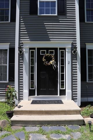 2 Collins Ln, Dartmouth, MA 02747