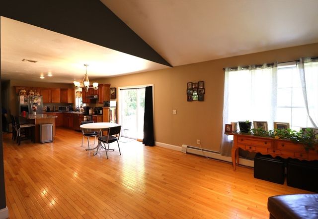 2 Collins Ln, Dartmouth, MA 02747