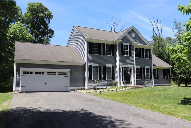2 Collins Ln, Dartmouth, MA 02747
