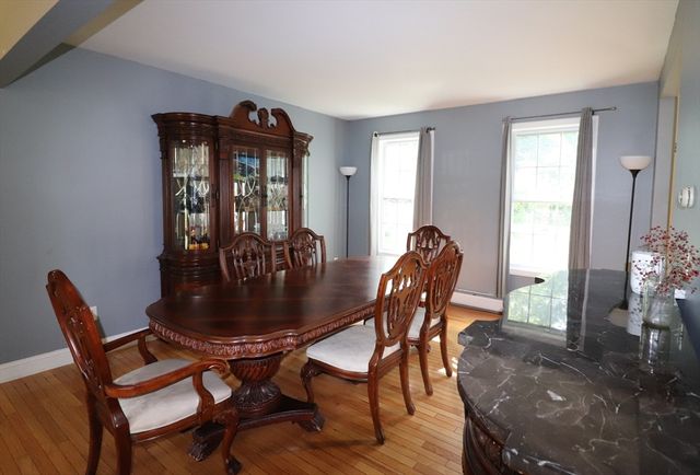 2 Collins Ln, Dartmouth, MA 02747