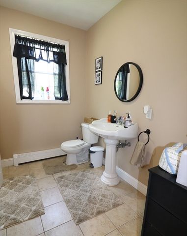 2 Collins Ln, Dartmouth, MA 02747