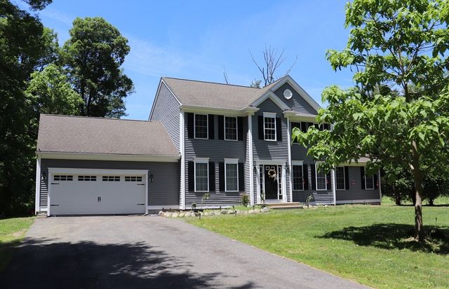 2 Collins Ln, Dartmouth, MA 02747