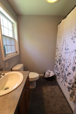 2 Collins Ln, Dartmouth, MA 02747