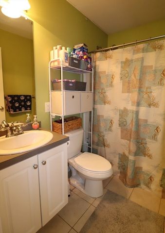 2 Collins Ln, Dartmouth, MA 02747