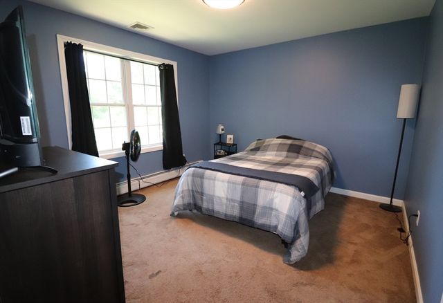 2 Collins Ln, Dartmouth, MA 02747