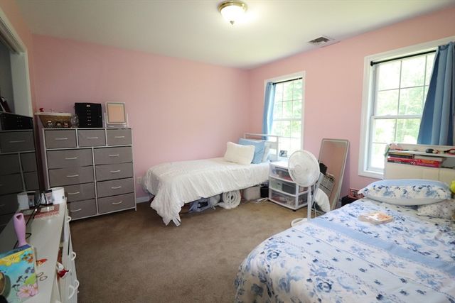 2 Collins Ln, Dartmouth, MA 02747