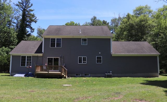 2 Collins Ln, Dartmouth, MA 02747