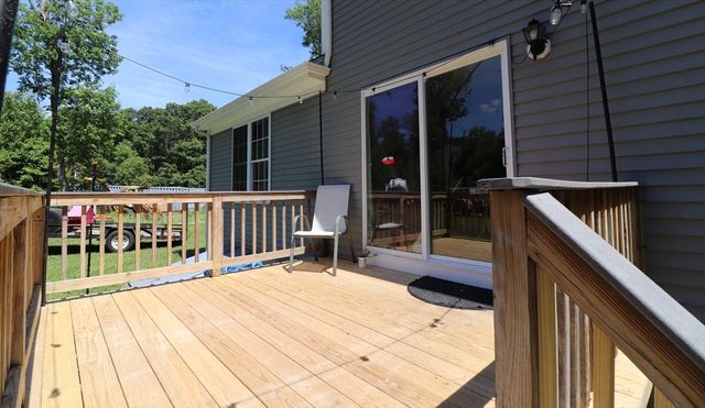 2 Collins Ln, Dartmouth, MA 02747