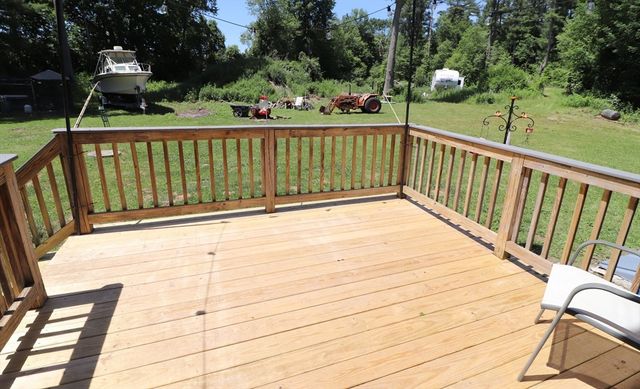 2 Collins Ln, Dartmouth, MA 02747