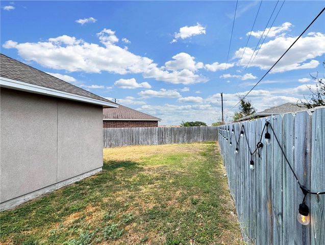 3506 Greenwich Dr, Corpus Christi, TX 78414