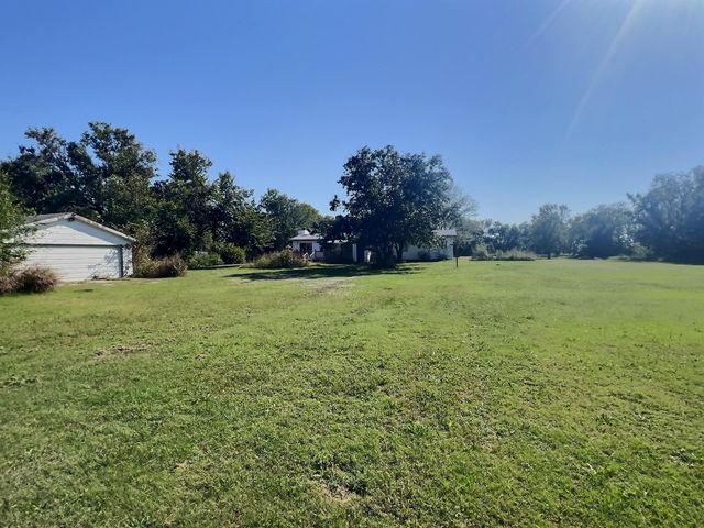 1310 E 93rd St N, Valley Center, KS 67147