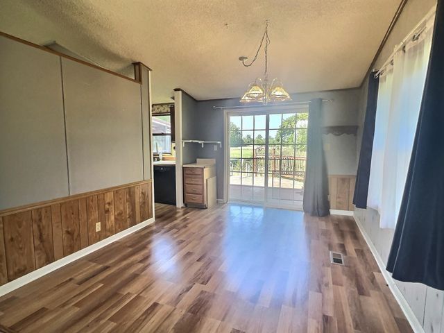 1310 E 93rd St N, Valley Center, KS 67147