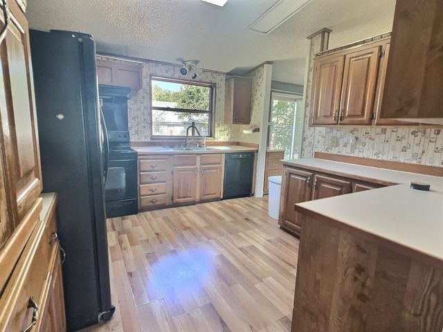 1310 E 93rd St N, Valley Center, KS 67147