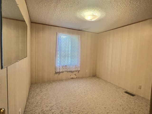 1310 E 93rd St N, Valley Center, KS 67147