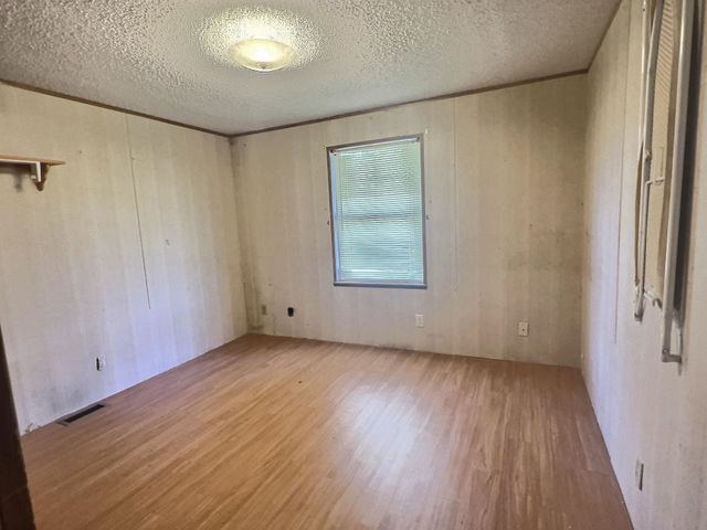 1310 E 93rd St N, Valley Center, KS 67147