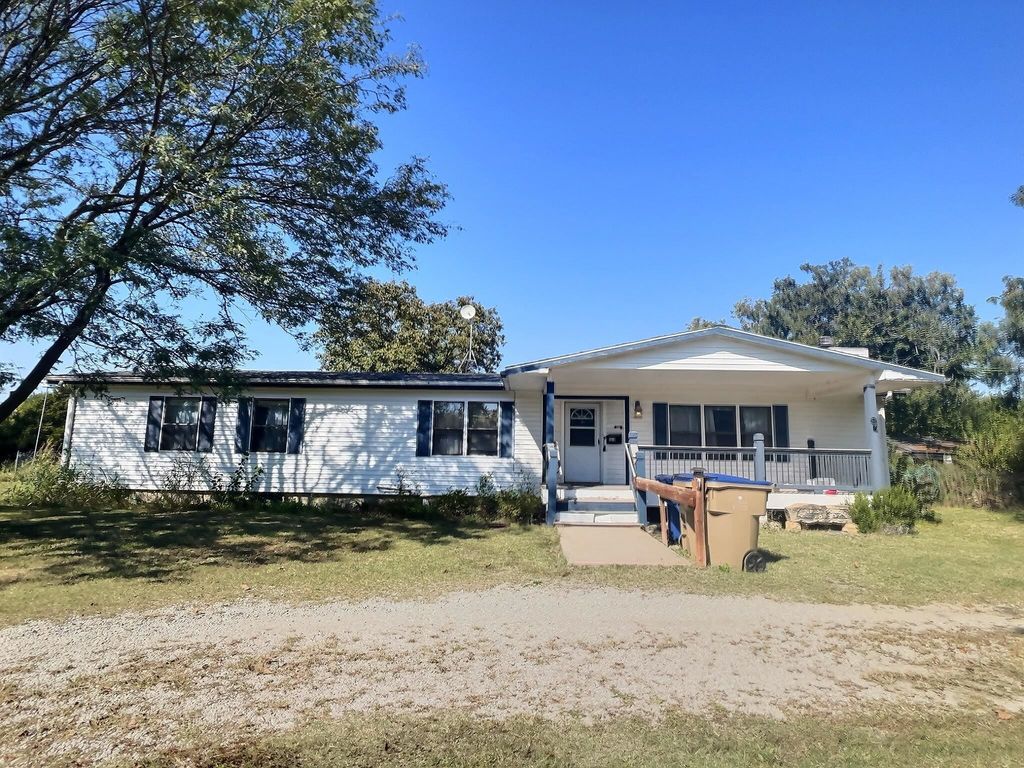 1310 E 93rd St N, Valley Center, KS 67147