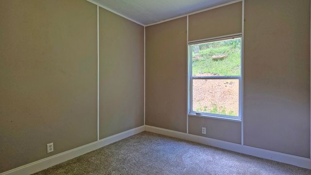 1060 Veneable School Road, Booneville, KY 41314