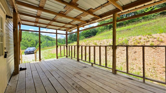 1060 Veneable School Road, Booneville, KY 41314