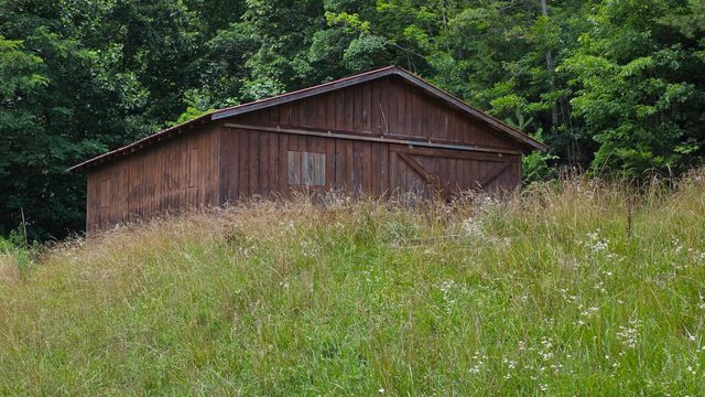 1060 Veneable School Road, Booneville, KY 41314