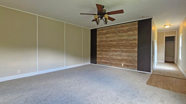1060 Veneable School Road, Booneville, KY 41314