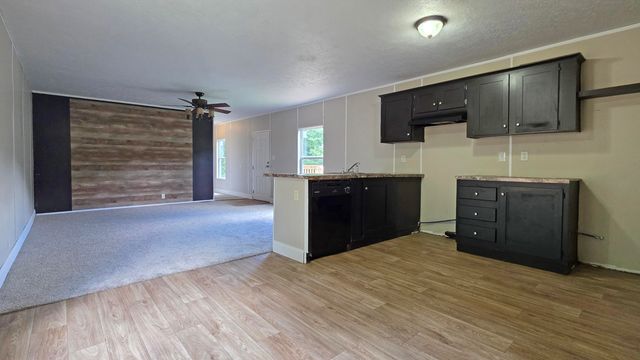 1060 Veneable School Road, Booneville, KY 41314
