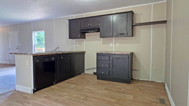1060 Veneable School Road, Booneville, KY 41314