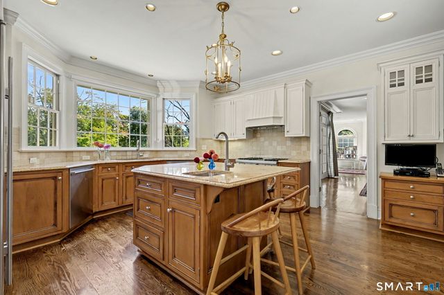 51 Briscoe Road, New Canaan, CT 06840
