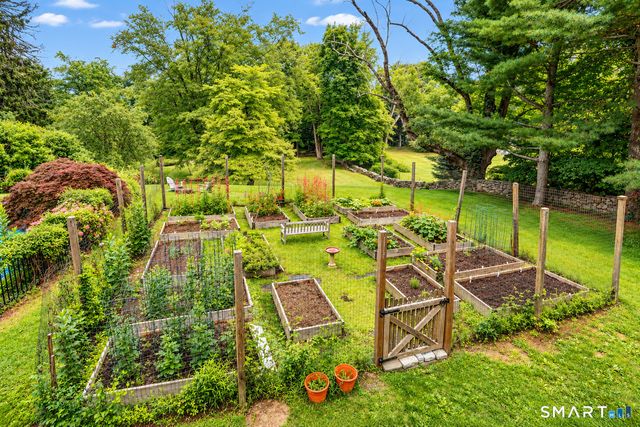 51 Briscoe Road, New Canaan, CT 06840