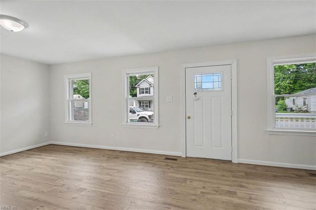 615 Bell ST, Hampton, VA 23661