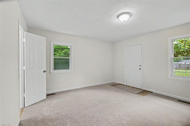 615 Bell ST, Hampton, VA 23661