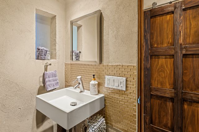 127 Duran A, Santa Fe, NM 87501