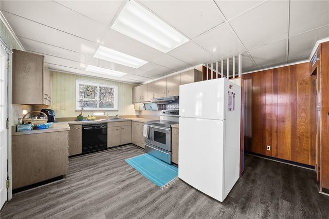 129 Ohio Ave, Glassport, PA 15045