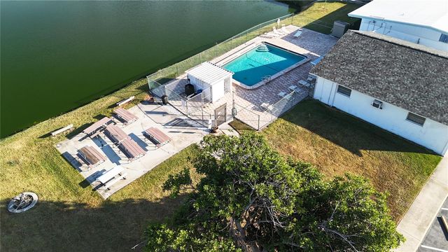 306 50TH AVENUE PLAZA E, Bradenton, FL 34203