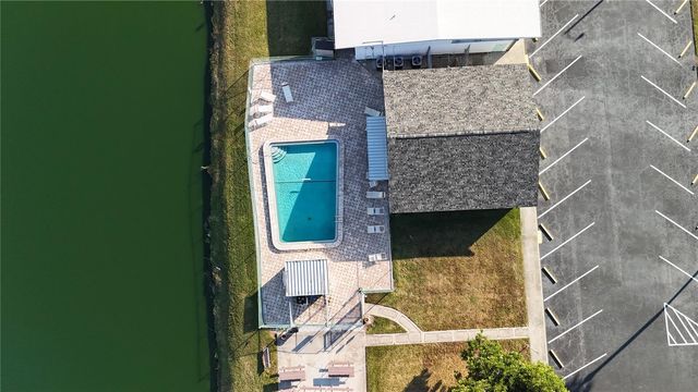 306 50TH AVENUE PLAZA E, Bradenton, FL 34203