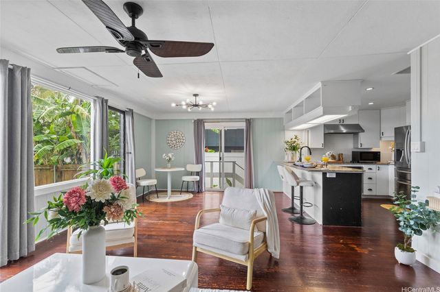 47-733 Kamehameha Highway A, Kaneohe, HI 96744