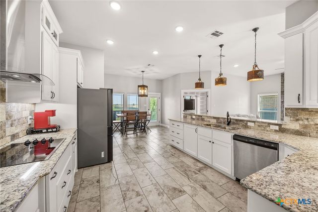 9407 Bozon Hill Drive, Salado, TX 76571