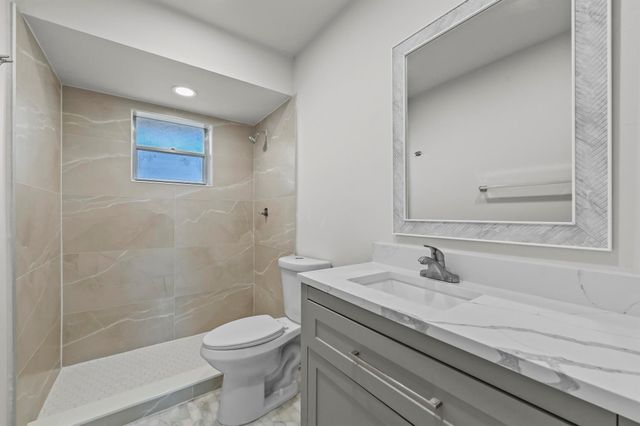 6 Greenway N 212, Royal Palm Beach, FL 33411