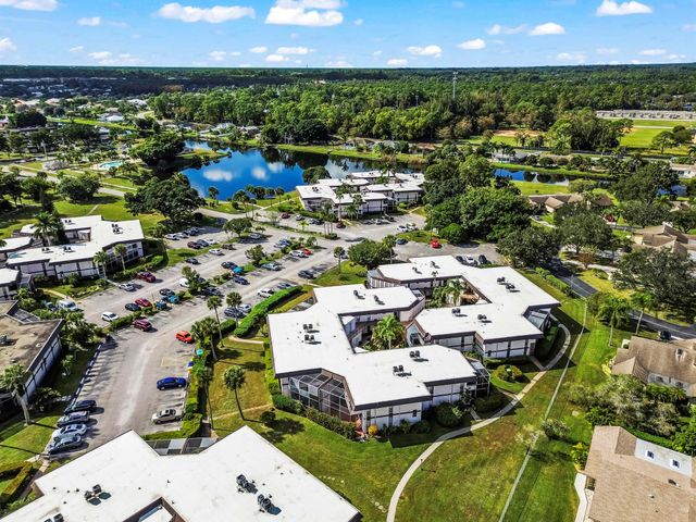 6 Greenway N 212, Royal Palm Beach, FL 33411