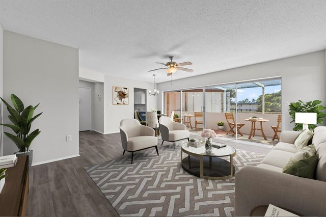 6 Greenway N 212, Royal Palm Beach, FL 33411