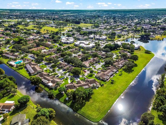 6 Greenway N 212, Royal Palm Beach, FL 33411